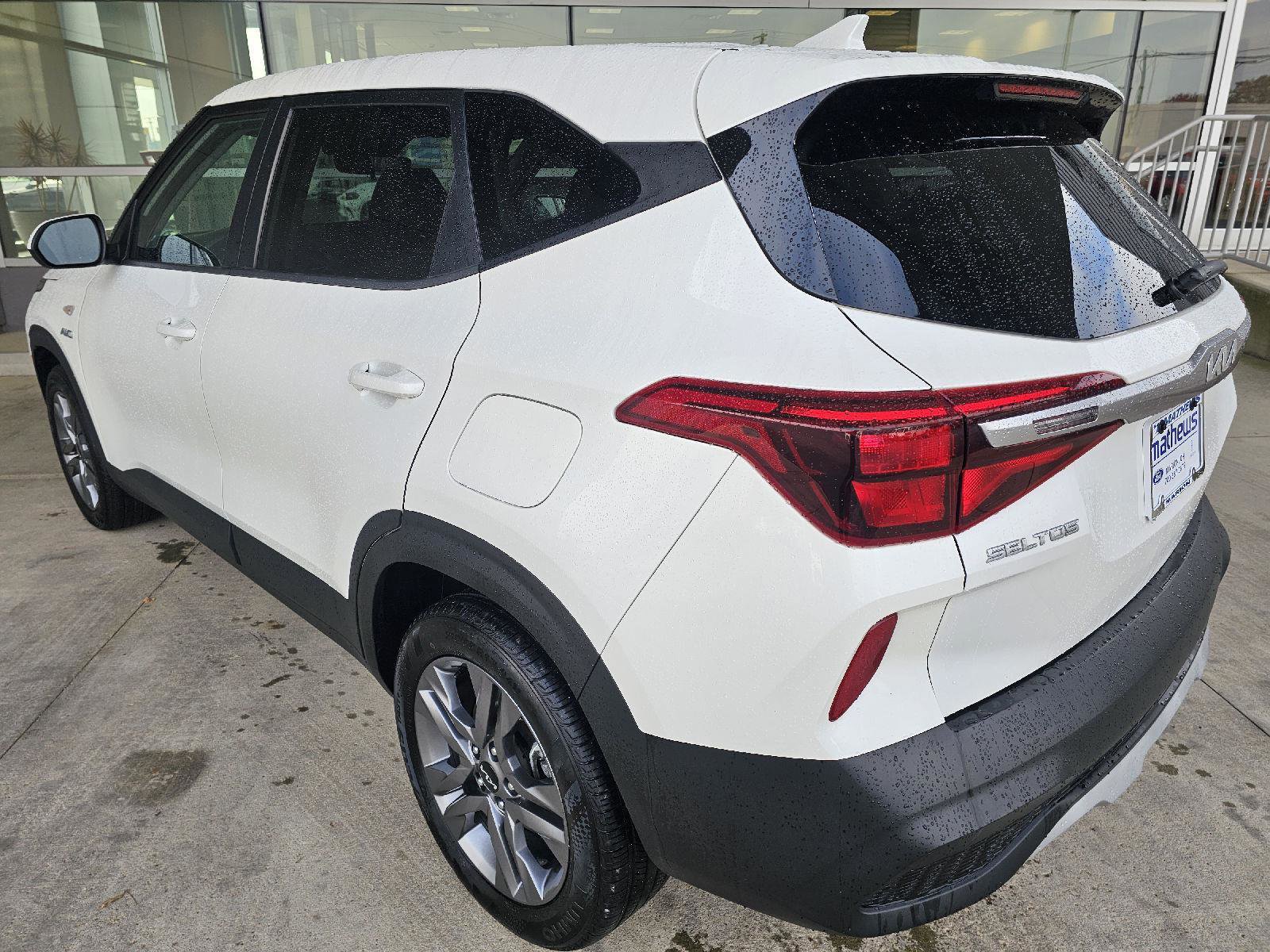 Used 2023 Kia Seltos LX image 3