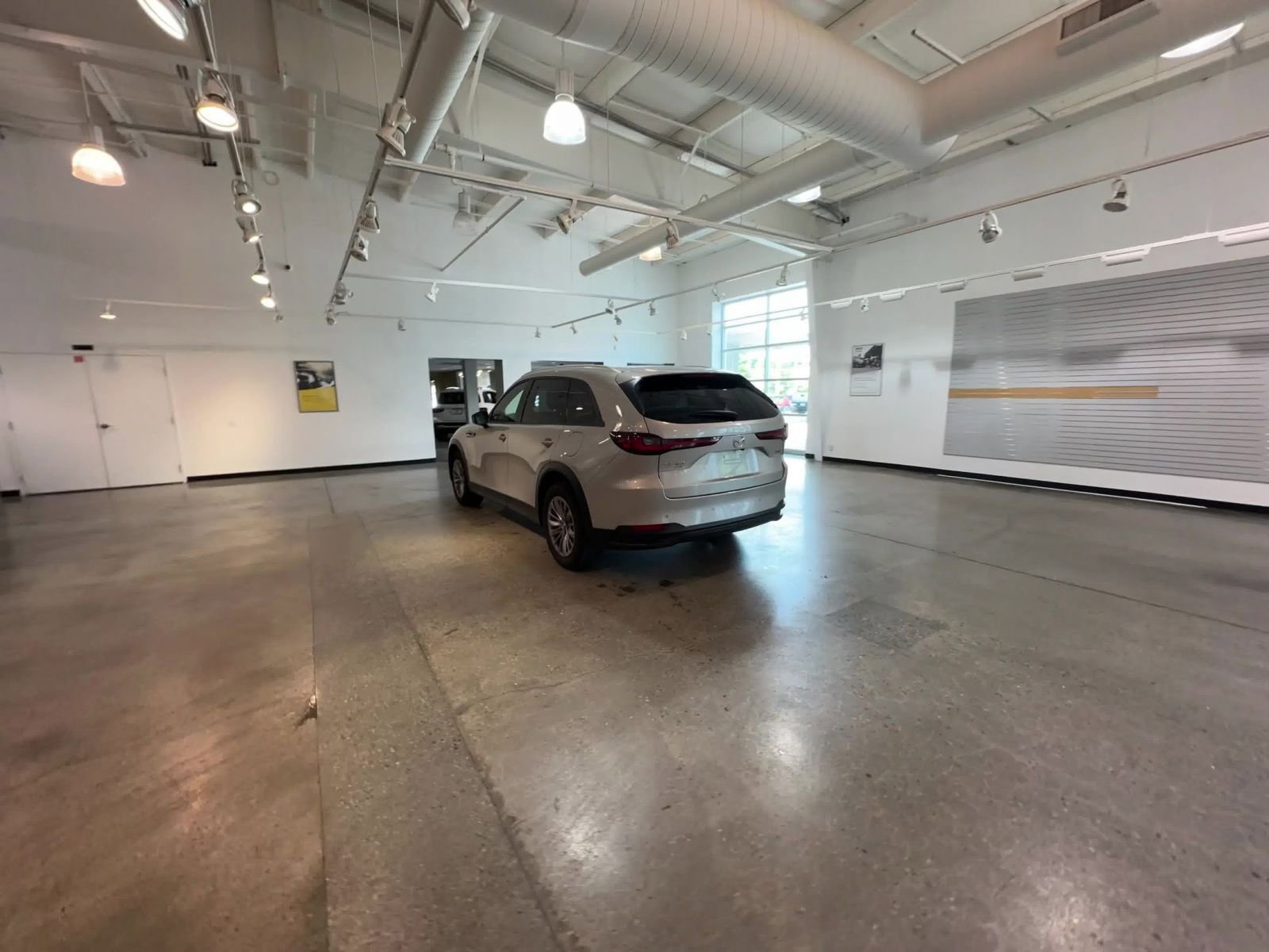 Used 2025 MAZDA CX-90 3.3 Turbo w/ Preferred Package AWD/4WD image 16