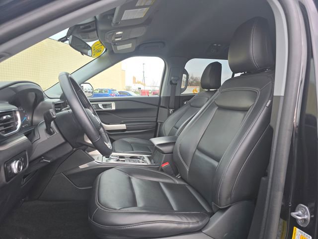 Used 2023 Ford Explorer XLT w/ Equipment Group 202A image 13