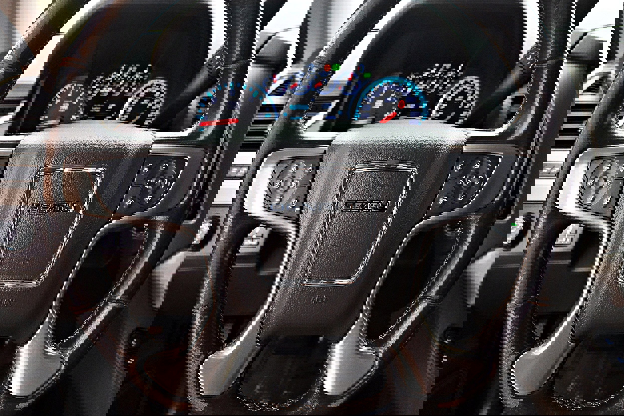 Used 2018 GMC Yukon XL Denali w/ Denali Ultimate Package image 6