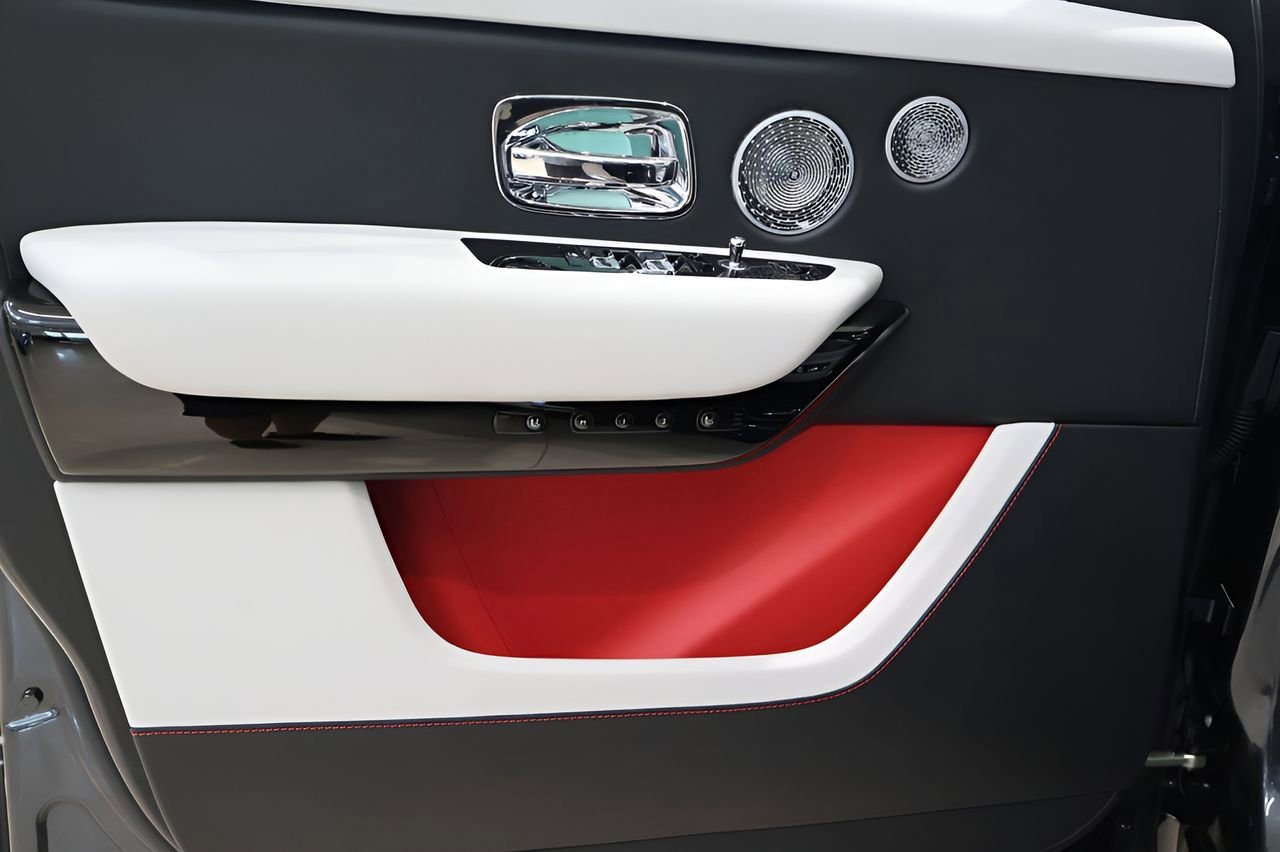 New 2026 Rolls-Royce Cullinan AWD/4WD image 12