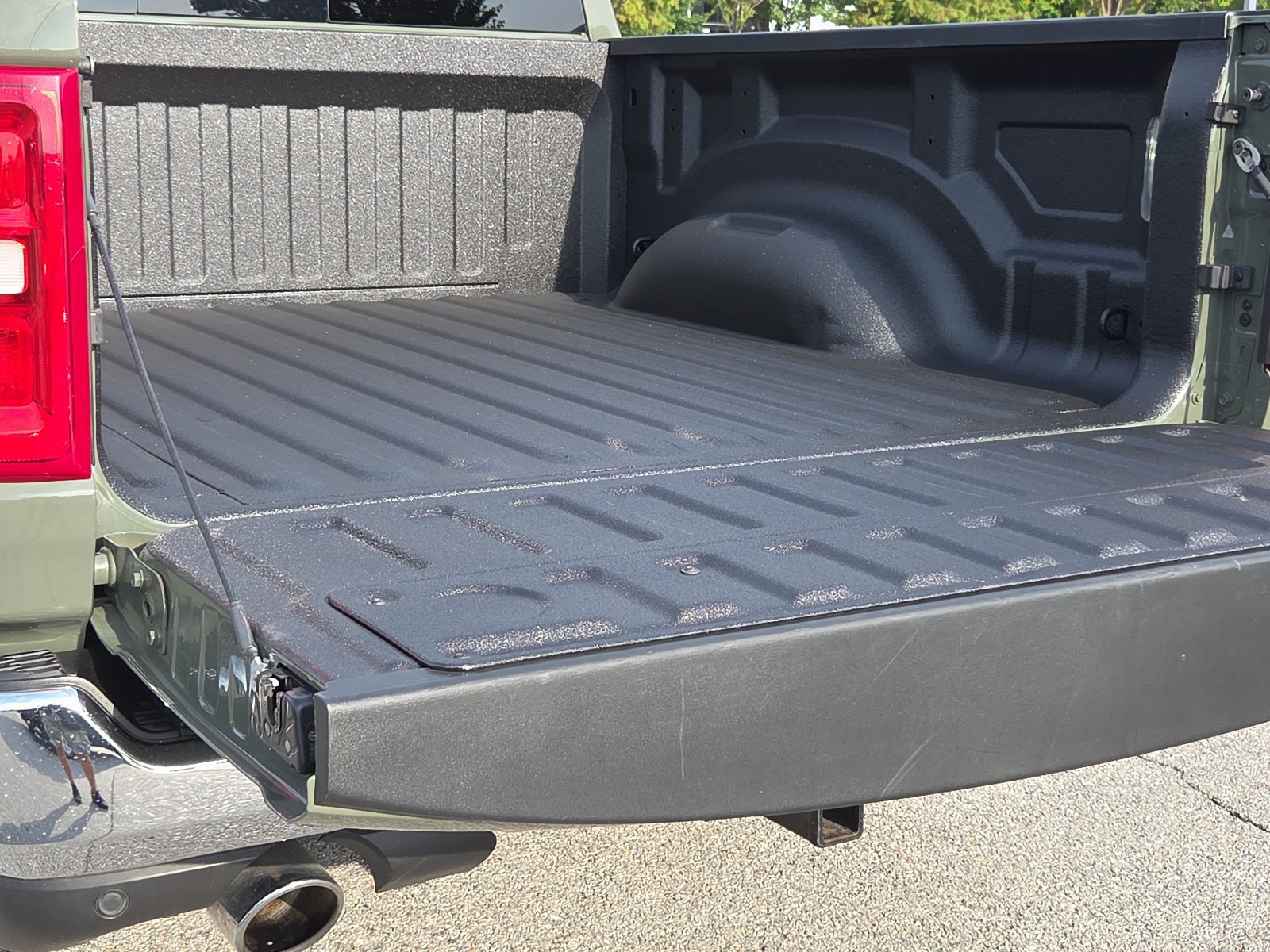 Used 2026 RAM 1500 Laramie AWD/4WD image 9