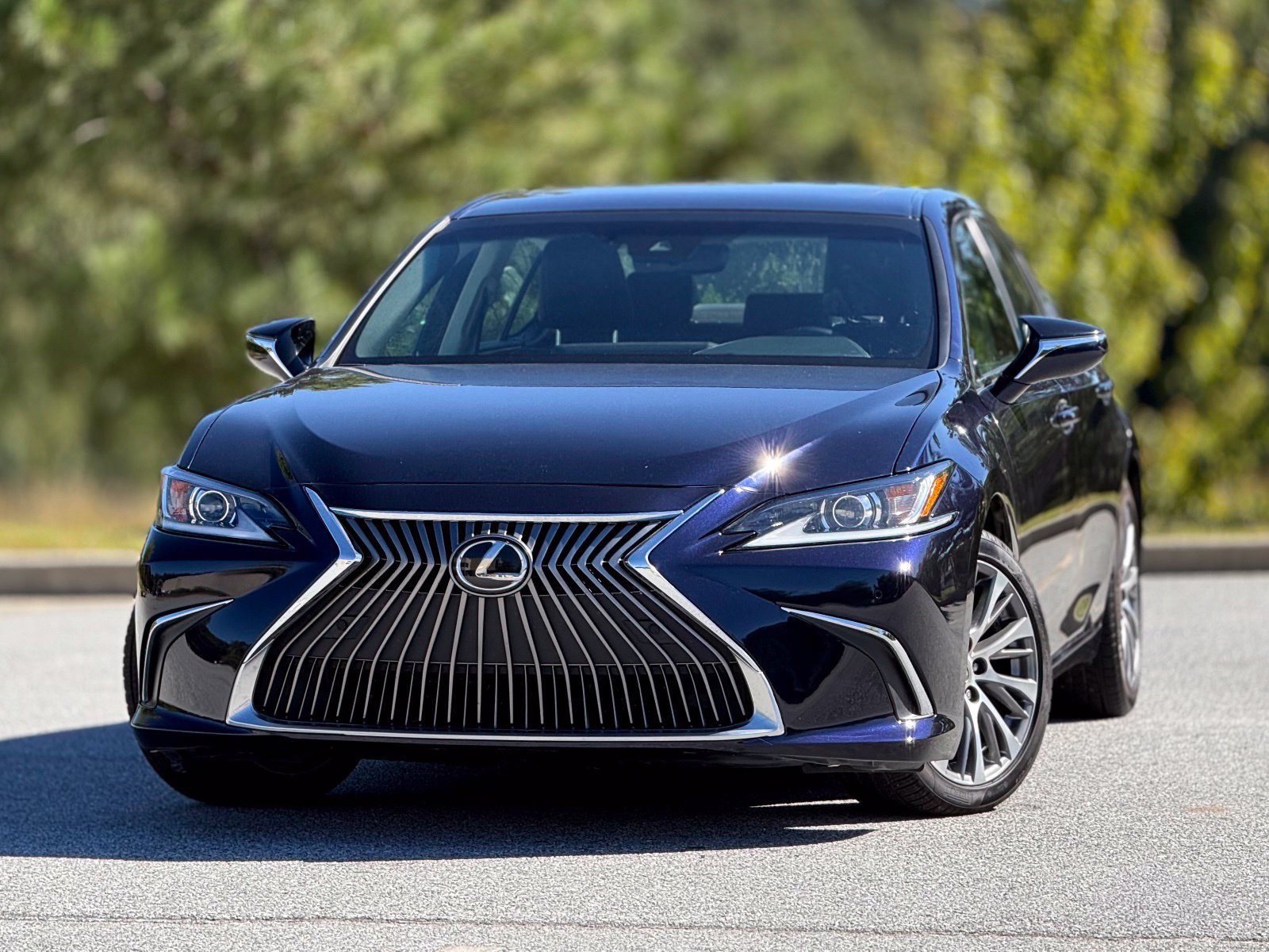 Used 2019 Lexus ES 350 w/ Premium Package FWD image 2