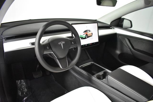 Used 2023 Tesla Model Y Long Range image 13