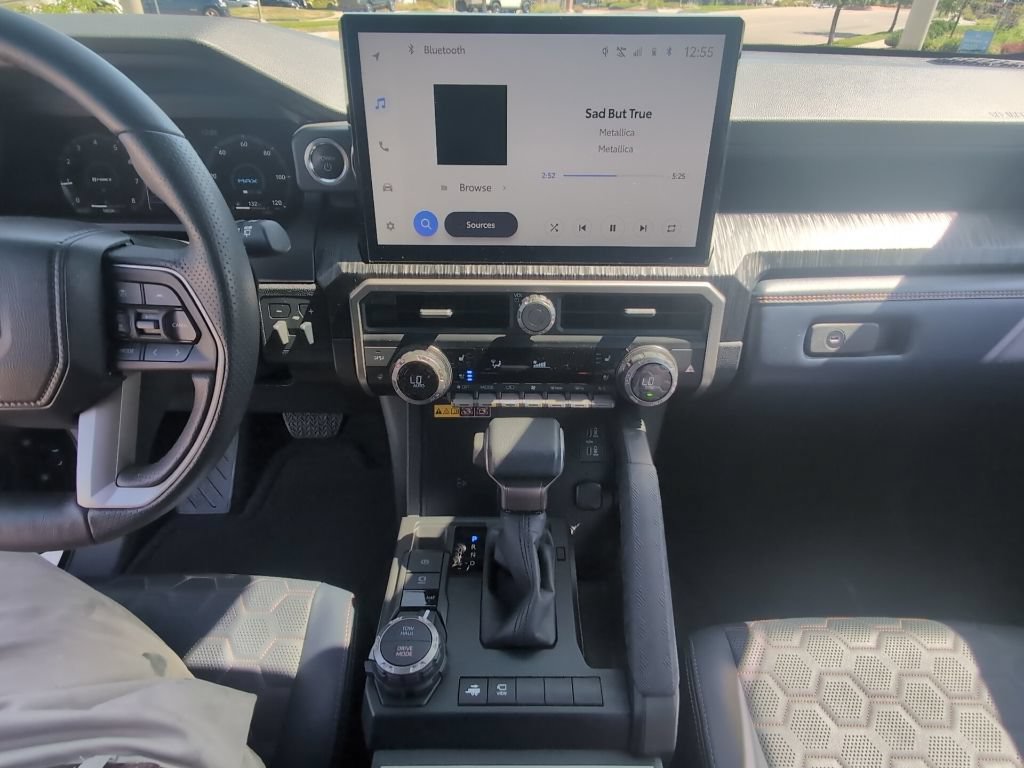 Used 2025 Toyota 4Runner Platinum AWD/4WD image 19