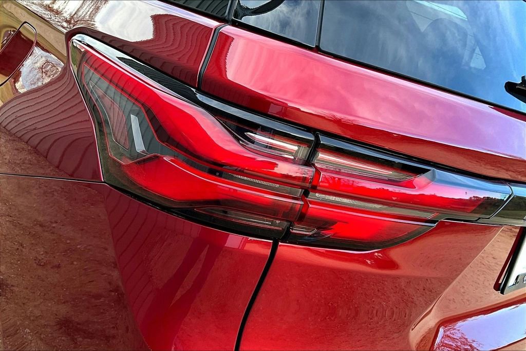 Used 2023 Chevrolet Traverse RS w/ LPO, Floor Liner Package image 8