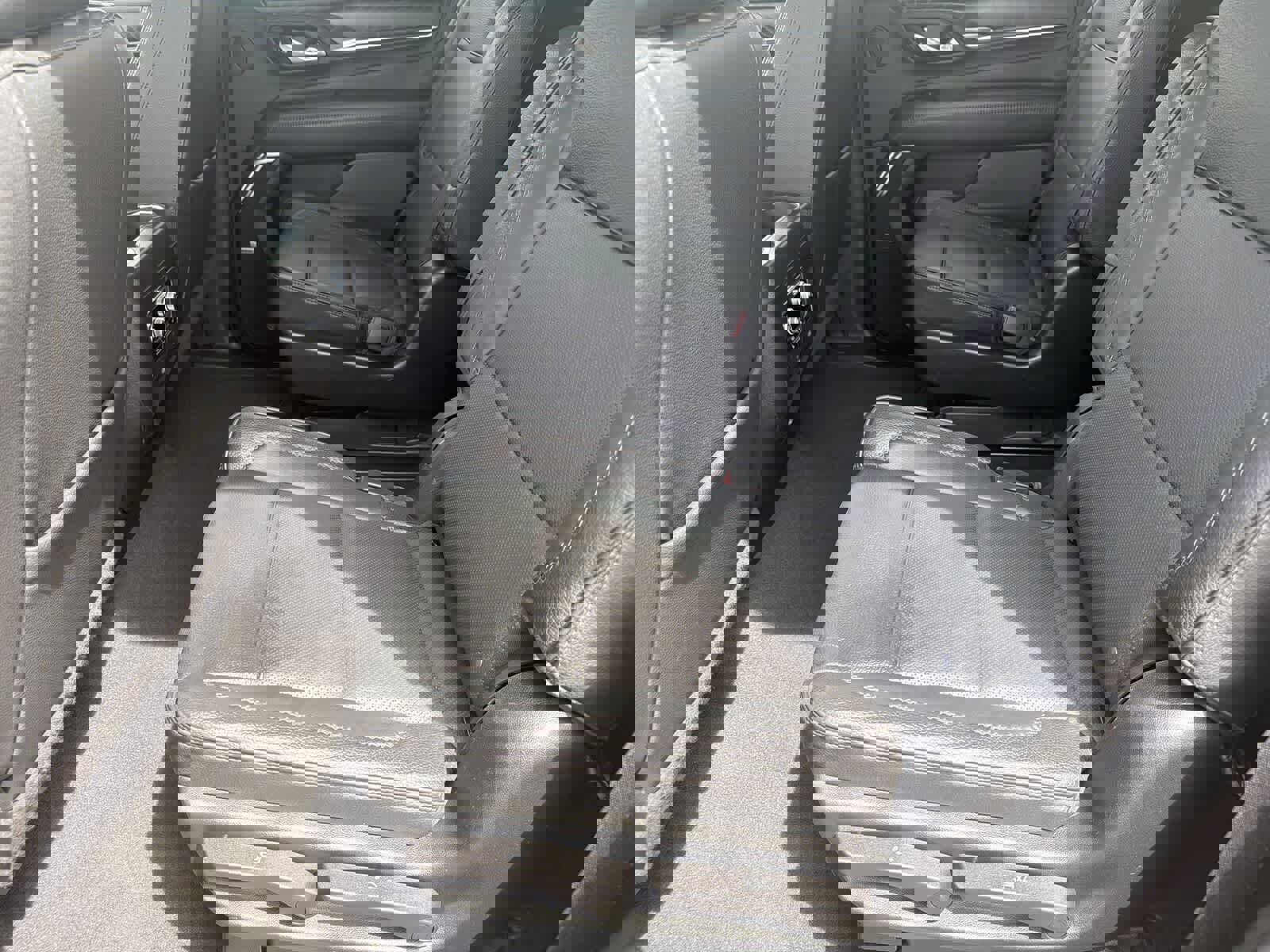 Used 2023 GMC Yukon Denali image 14