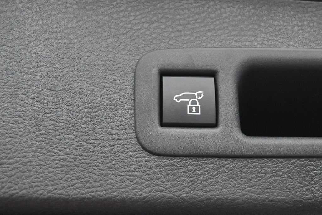 Certified 2026 Toyota Sienna XSE AWD/4WD image 31