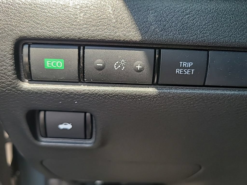 Used 2024 Nissan Sentra SR w/ SR Premium Package FWD image 12