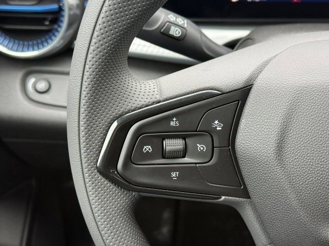 New 2026 Chevrolet Trax LT w/ Sunroof Package image 24