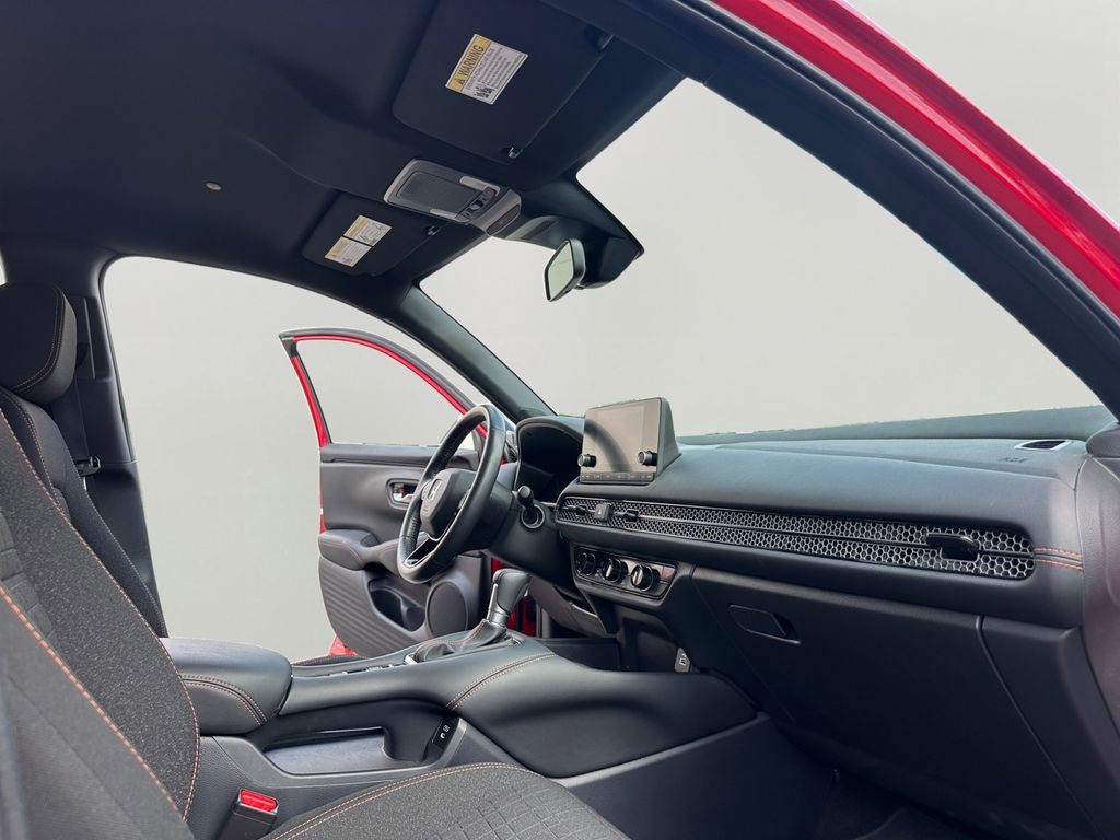 Certified 2025 Honda HR-V Sport image 11