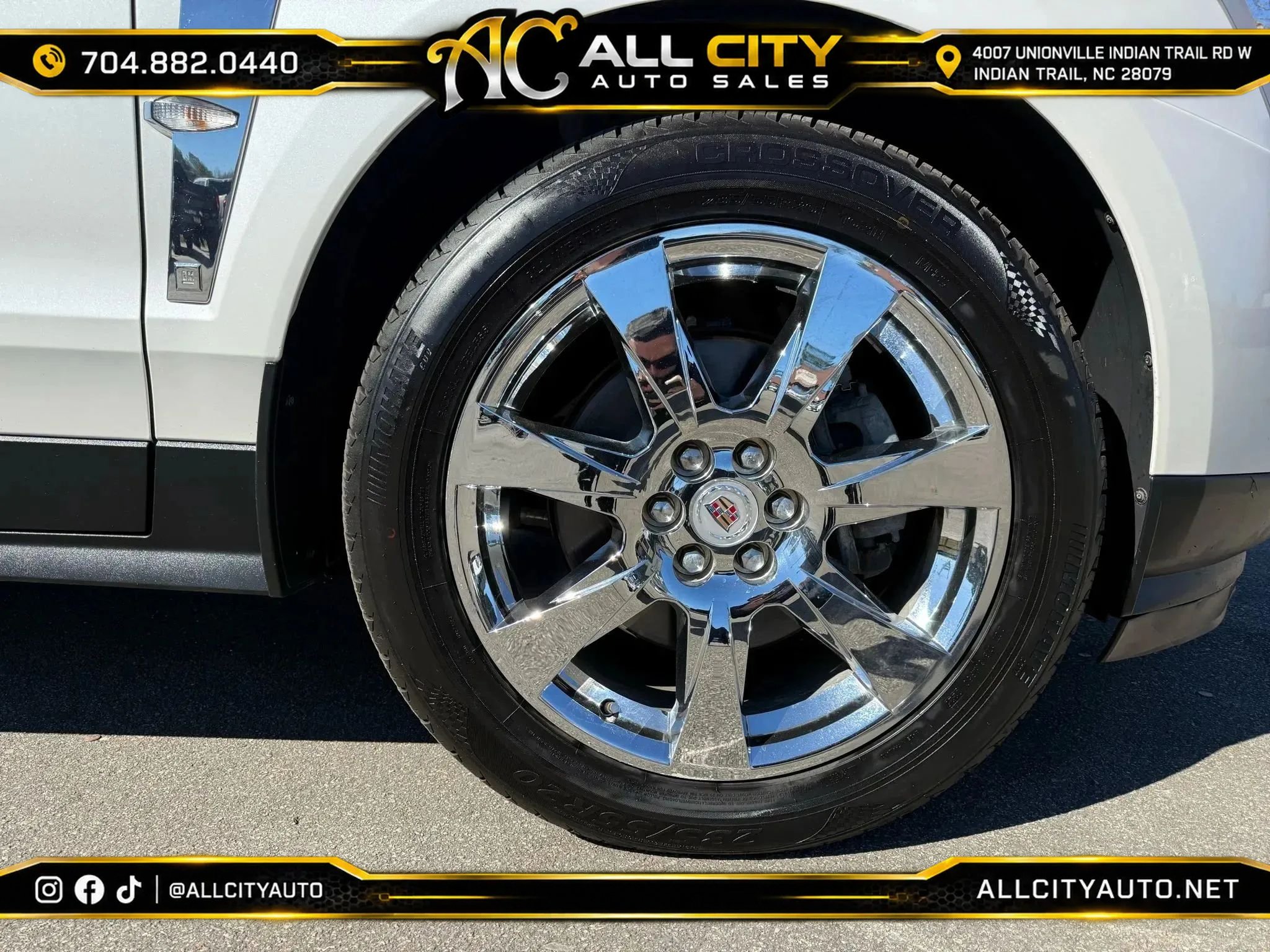 Used 2010 Cadillac SRX Premium FWD image 30