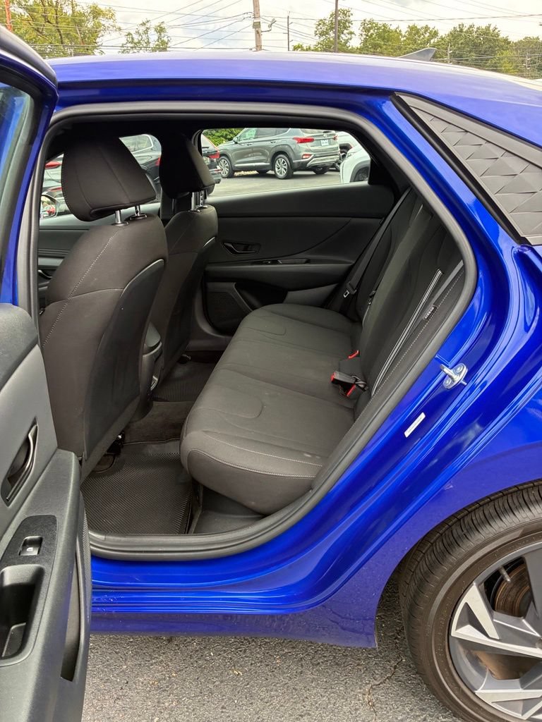 Used 2025 Hyundai Elantra SEL FWD image 22