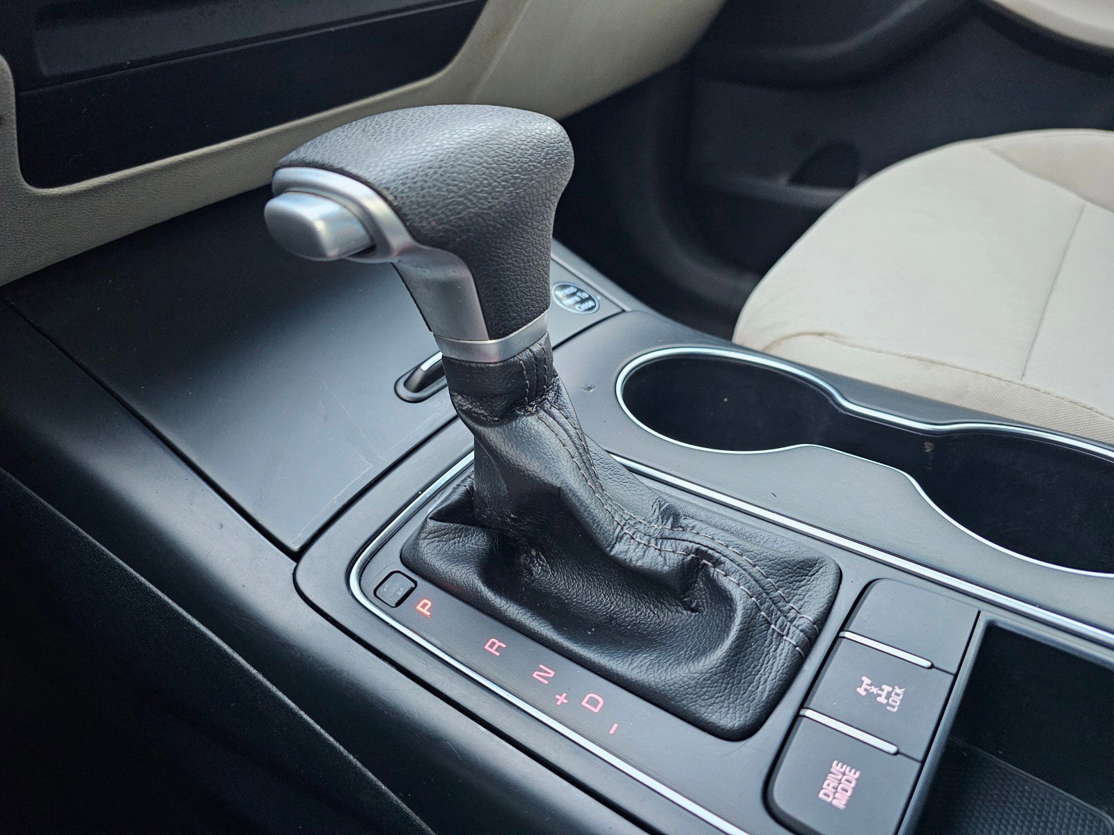 Used 2020 Kia Sorento LX image 42