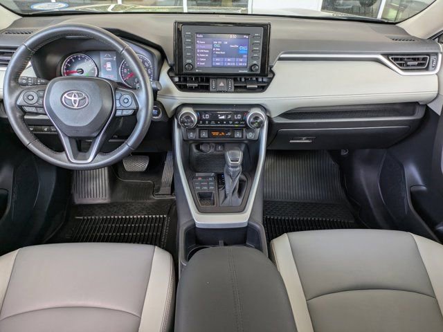 Used 2022 Toyota RAV4 XLE Premium image 13