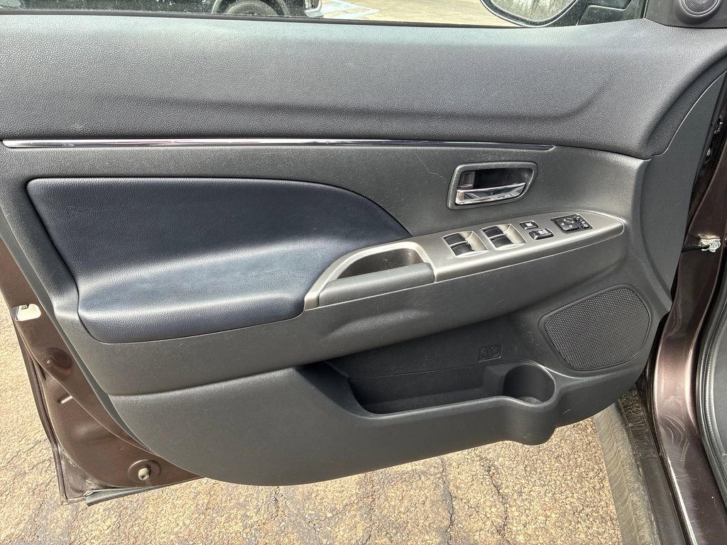 Used 2022 Mitsubishi Outlander Sport SE image 12