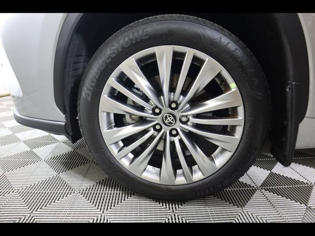 Used 2025 Toyota Highlander Platinum image 29