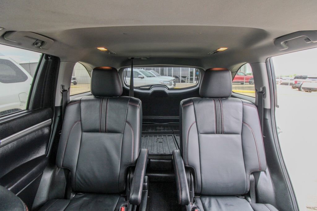 Used 2019 Toyota Highlander SE w/ Nightshade Edition AWD/4WD image 13