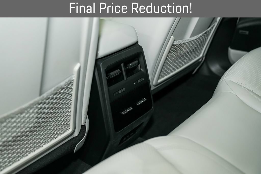 Used 2025 Porsche Macan 4S Electric AWD/4WD image 40