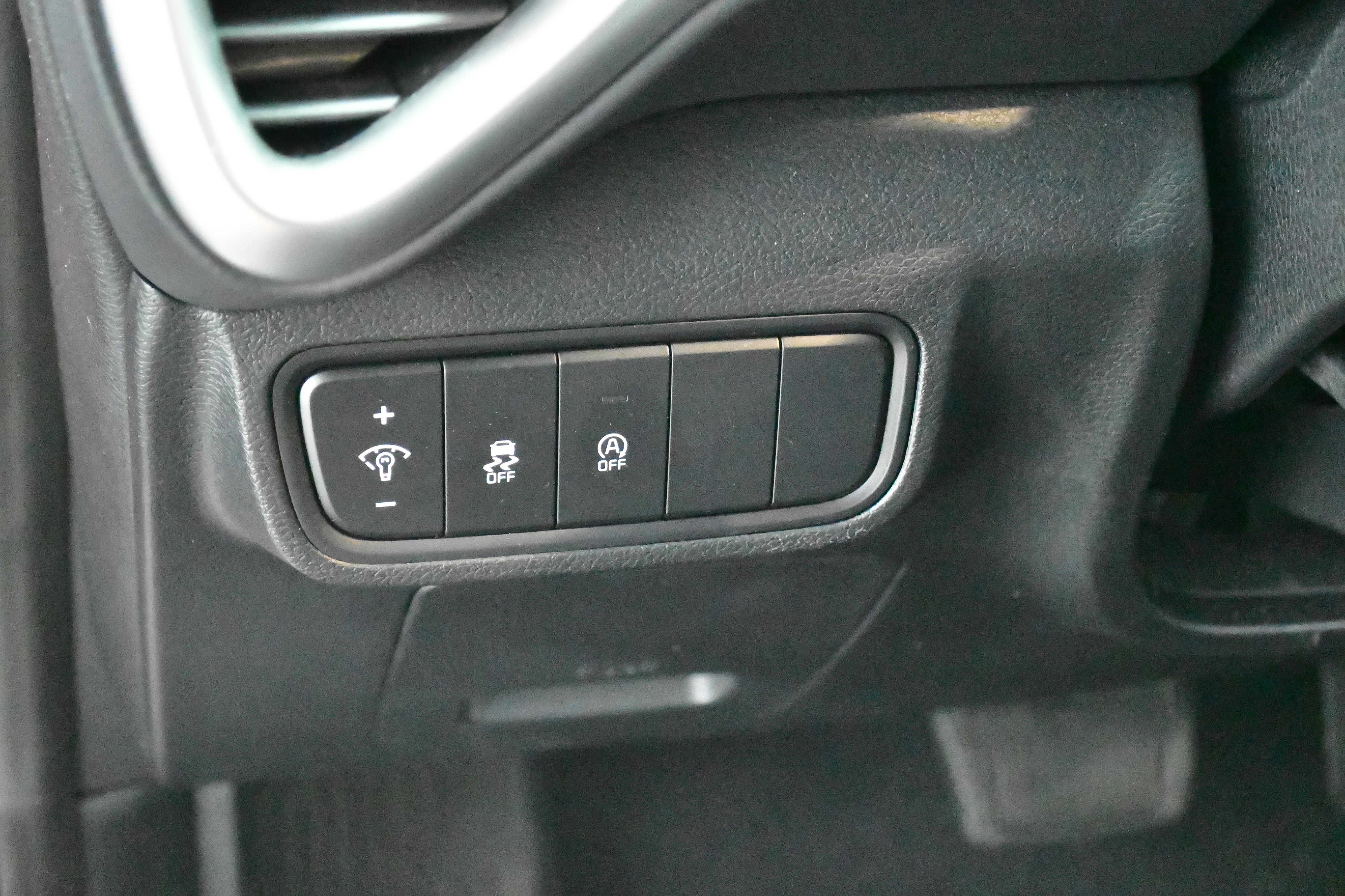 Used 2025 Kia Soul LX w/ LX Technology Package image 13