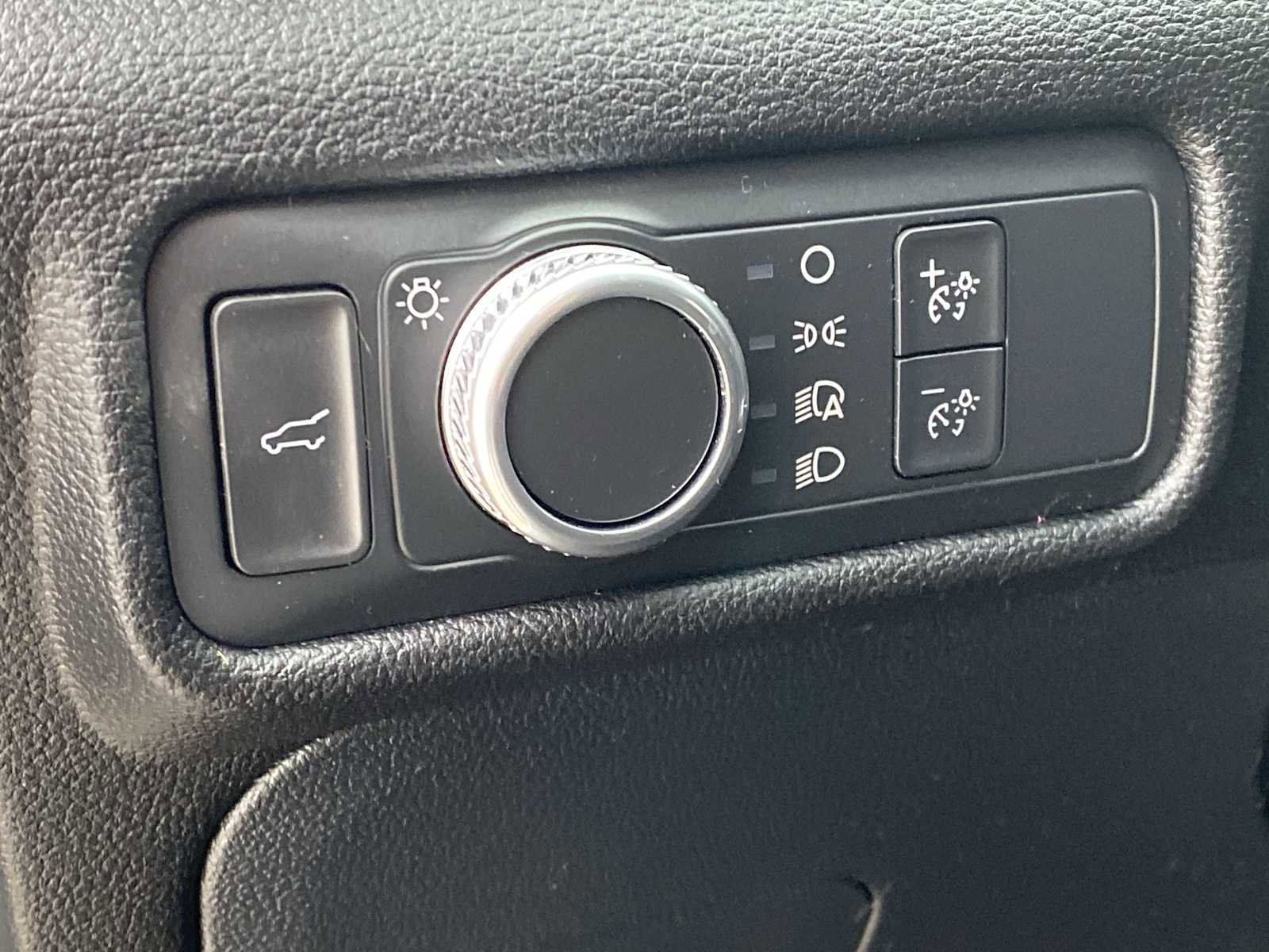 Used 2022 Ford Explorer XLT image 20