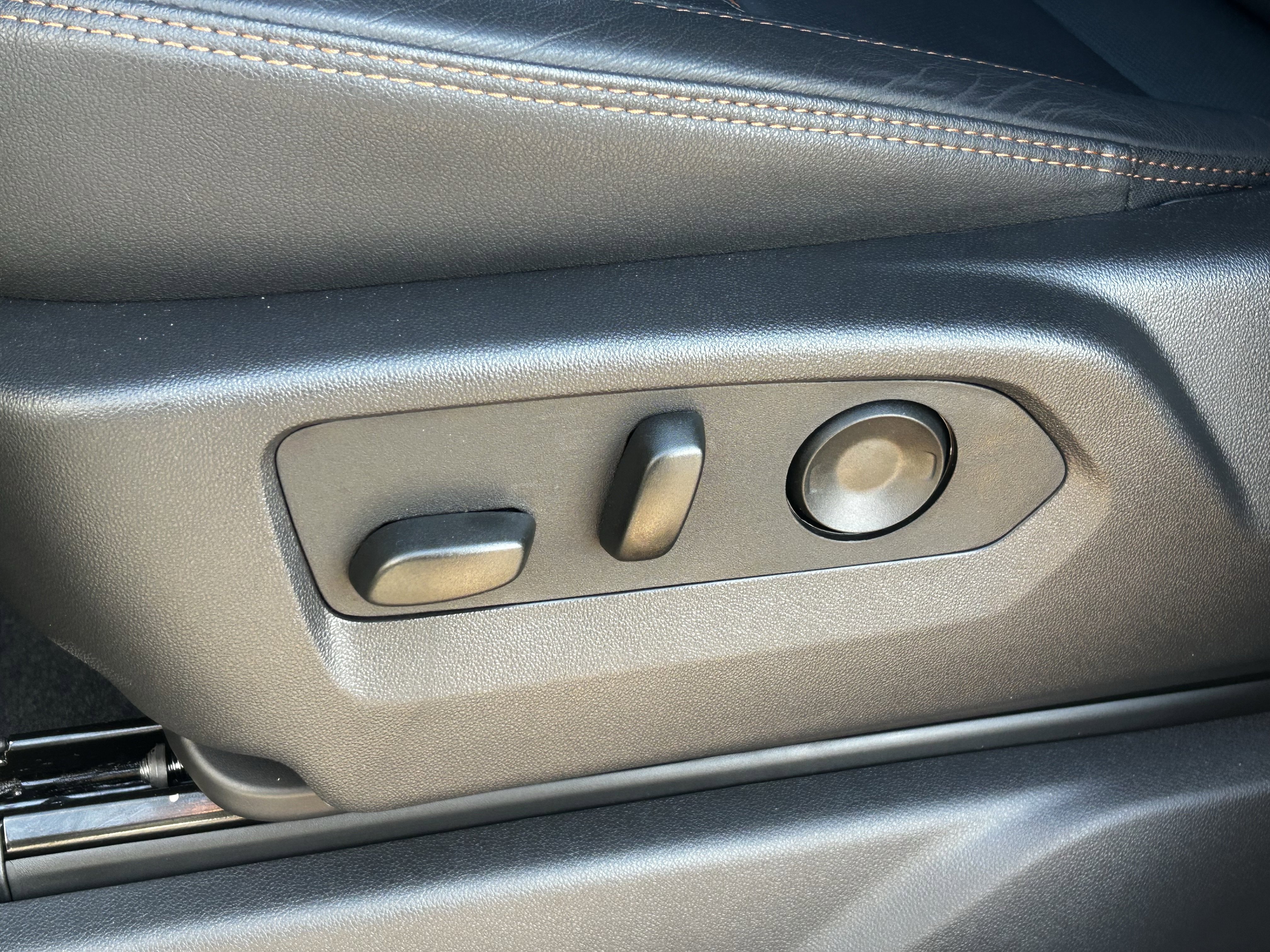 Used 2025 GMC Sierra 1500 AT4 w/ AT4 Premium Package image 20