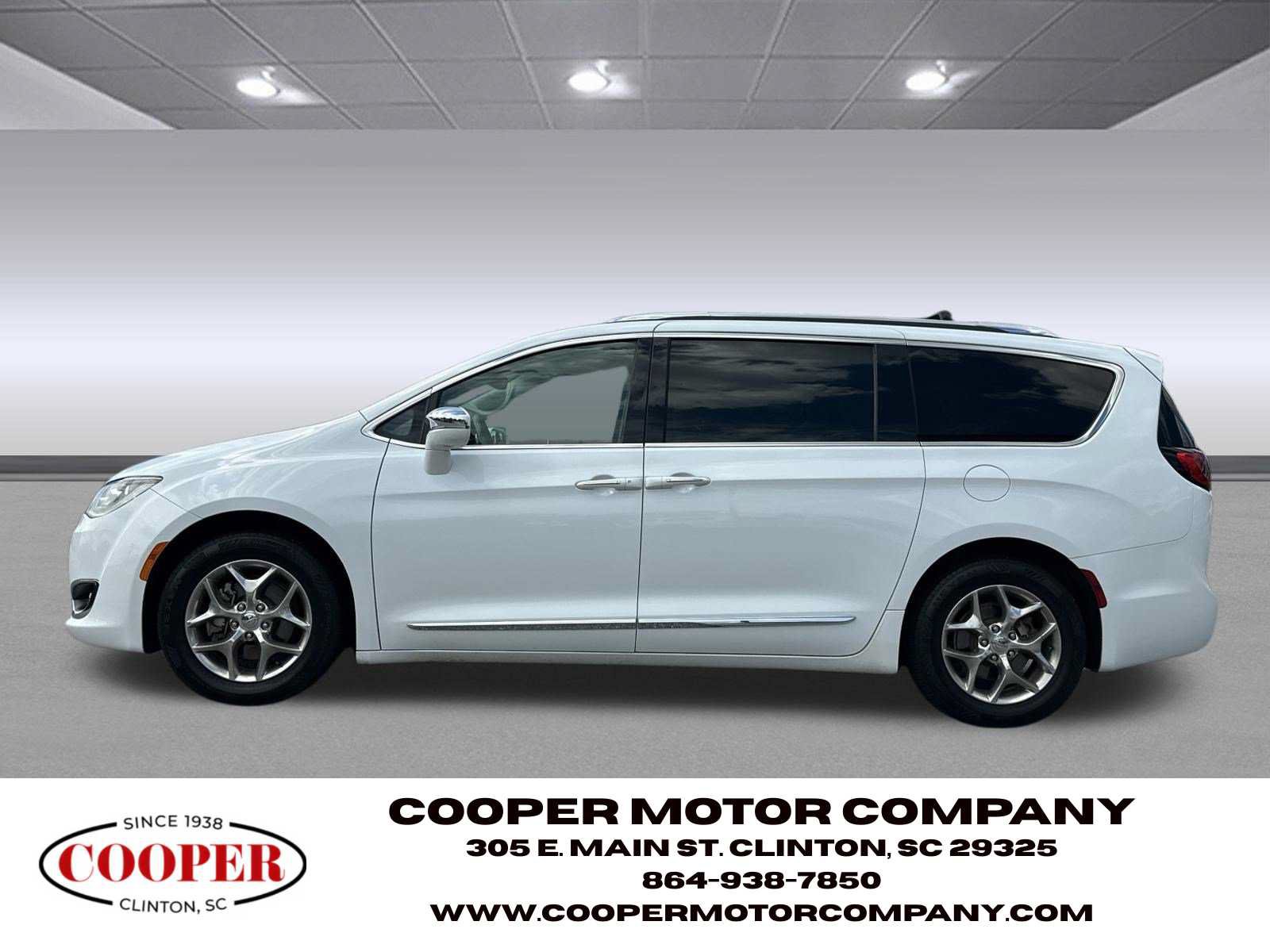 Used 2017 Chrysler Pacifica Limited w/ UConnect Theater Package FWD video 2