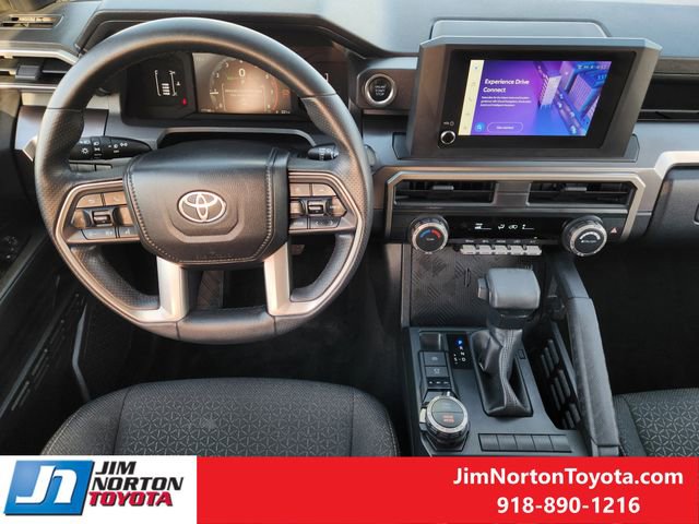 Used 2025 Toyota 4Runner SR5 AWD/4WD image 27