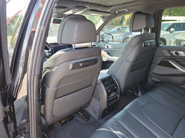 Used 2025 BMW X5 xDrive50e AWD/4WD image 13