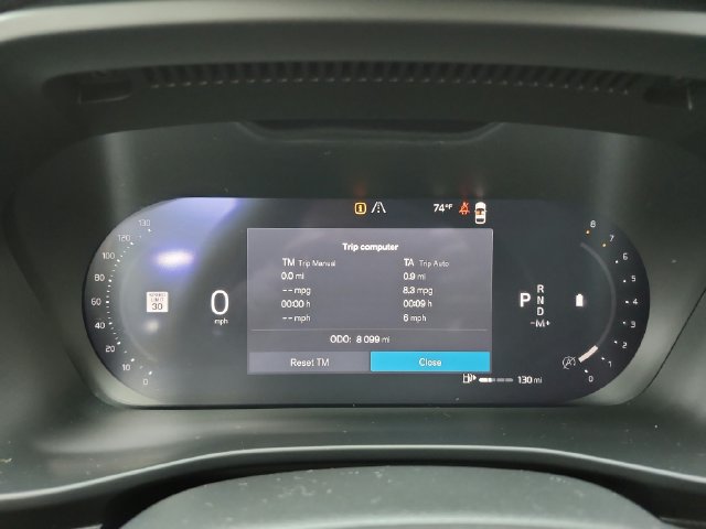Certified 2025 Volvo XC40 B5 Ultra AWD/4WD image 31