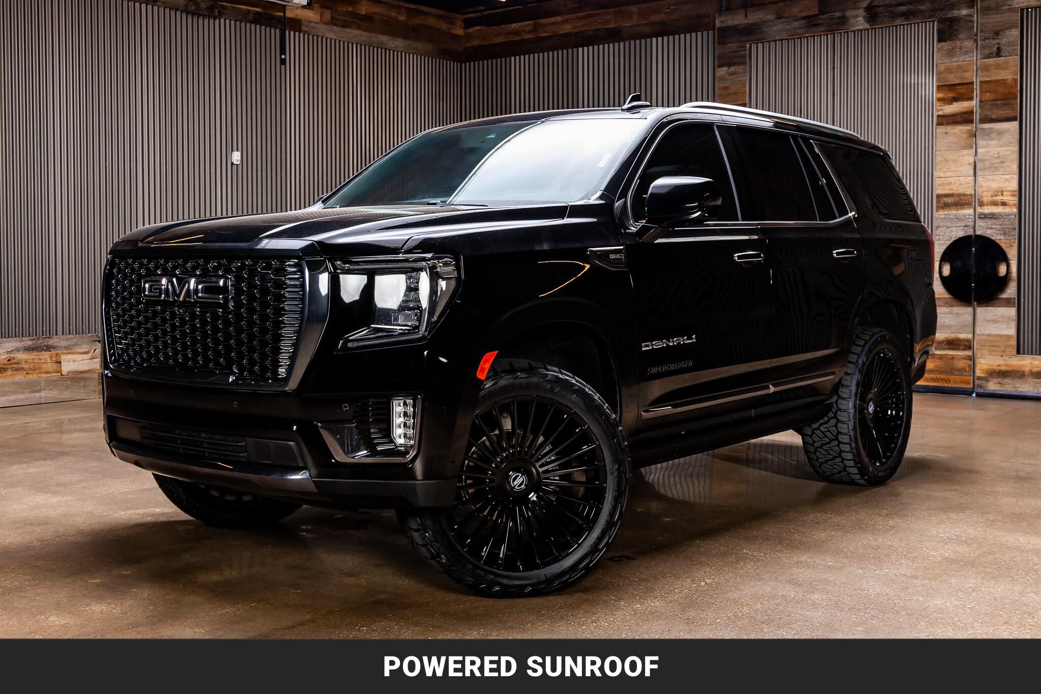 Used 2024 GMC Yukon Denali Ultimate w/ LPO, Floor Liner Package AWD/4WD image 5