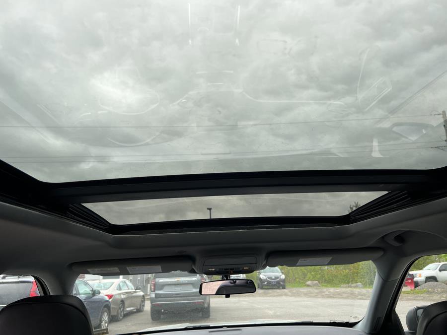 Used 2022 Ford Explorer XLT image 7