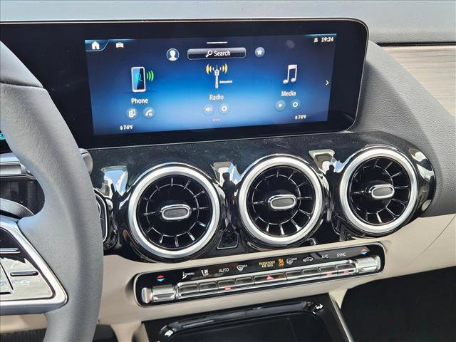 New 2026 Mercedes-Benz GLA 250 image 12