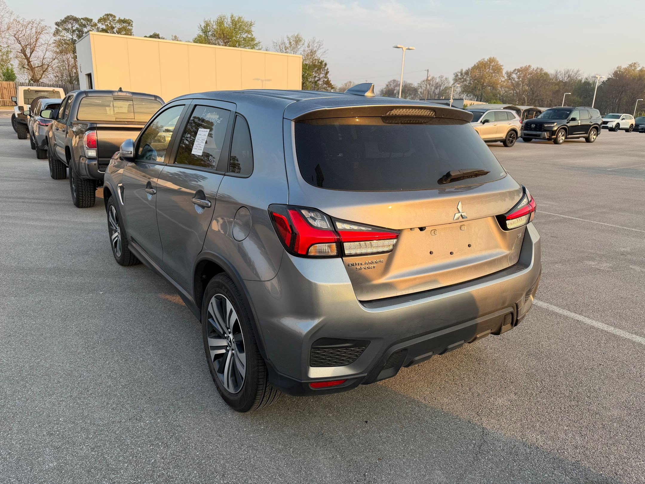 Used 2025 Mitsubishi Outlander Sport SE image 3