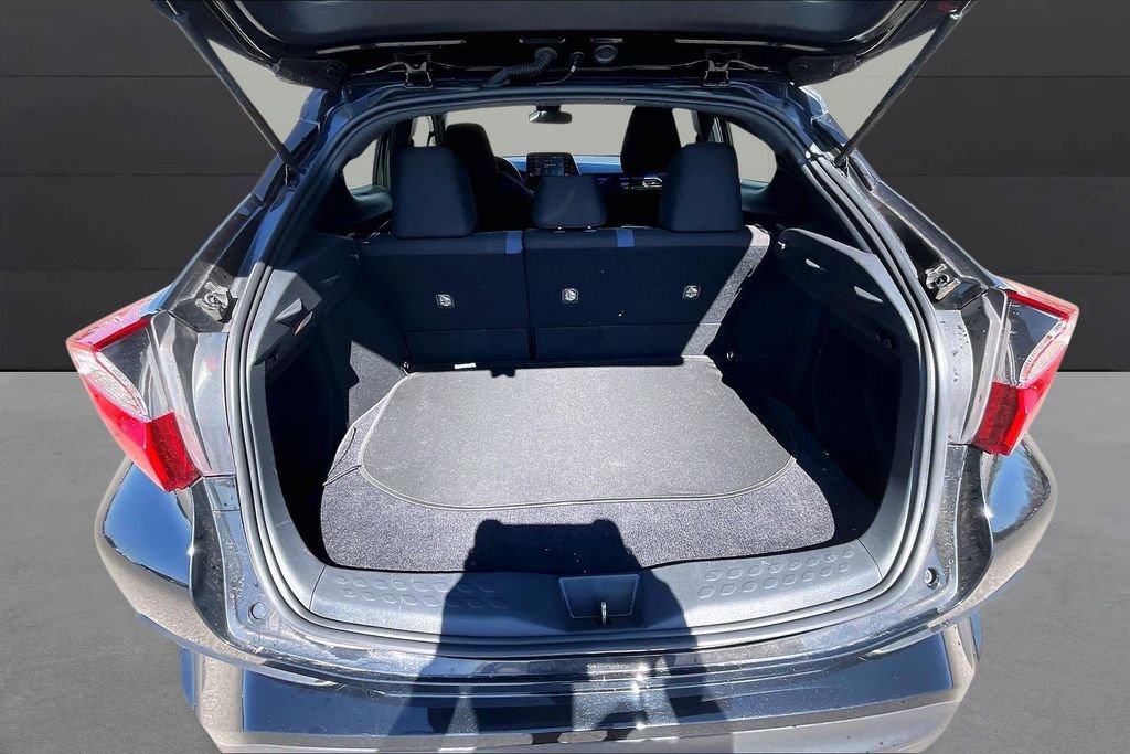 Used 2021 Toyota C-HR XLE image 26