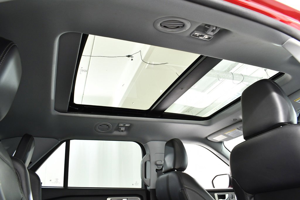 Used 2023 Ford Explorer XLT w/ Equipment Group 202A image 18