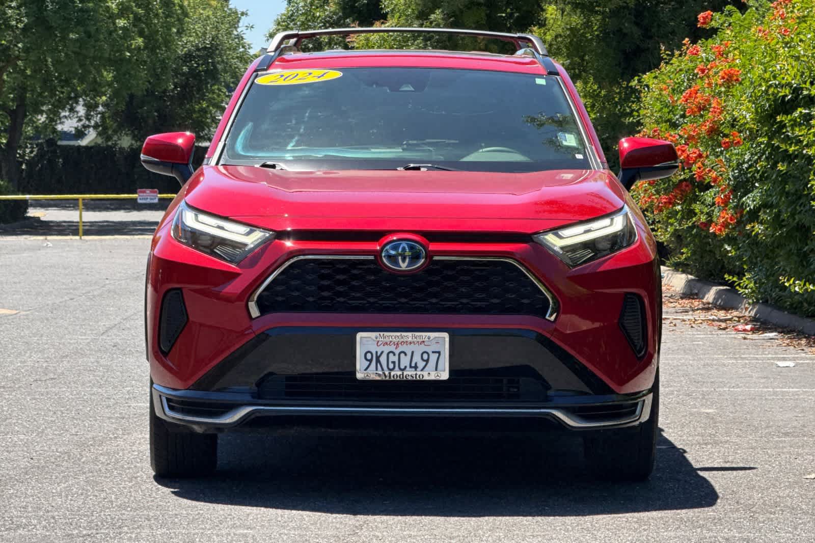 Used 2024 Toyota RAV4 SE w/ Weather & Moonroof Package AWD/4WD image 8