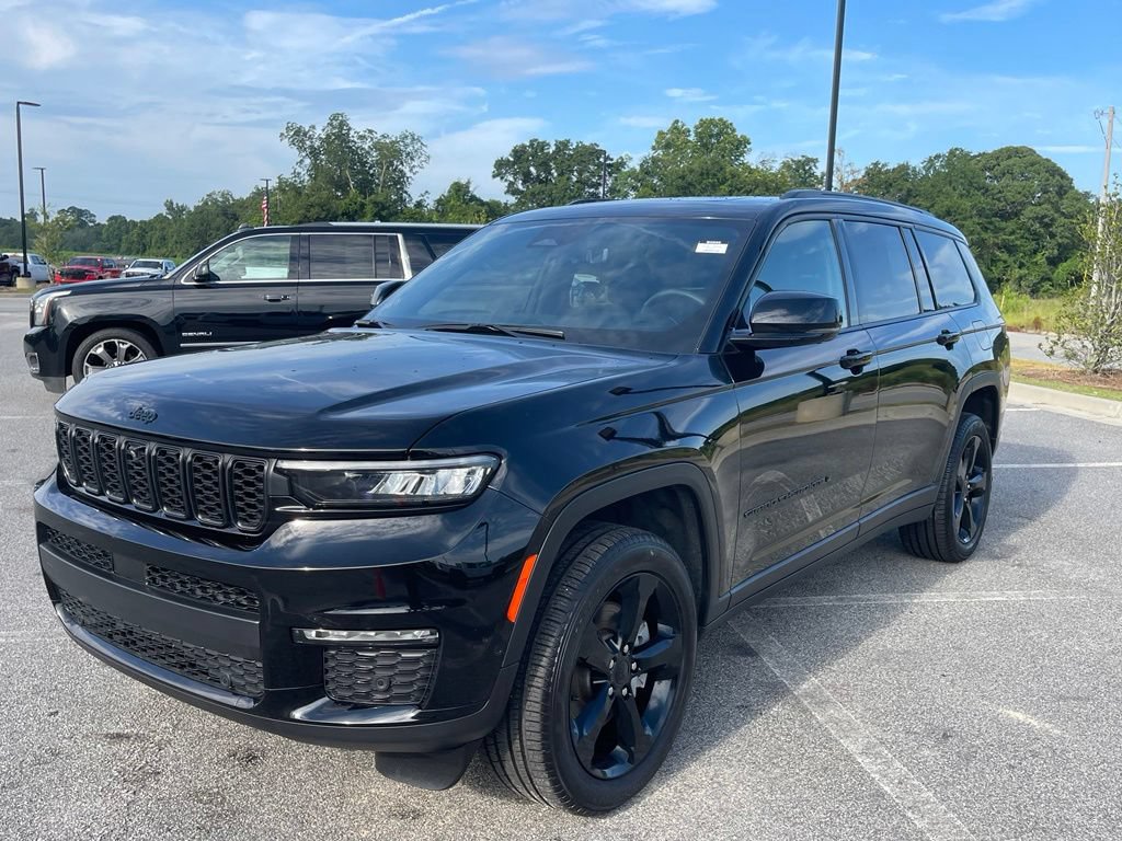 Used 2025 Jeep Grand Cherokee L Limited w/ Luxury Tech Group II AWD/4WD image 7