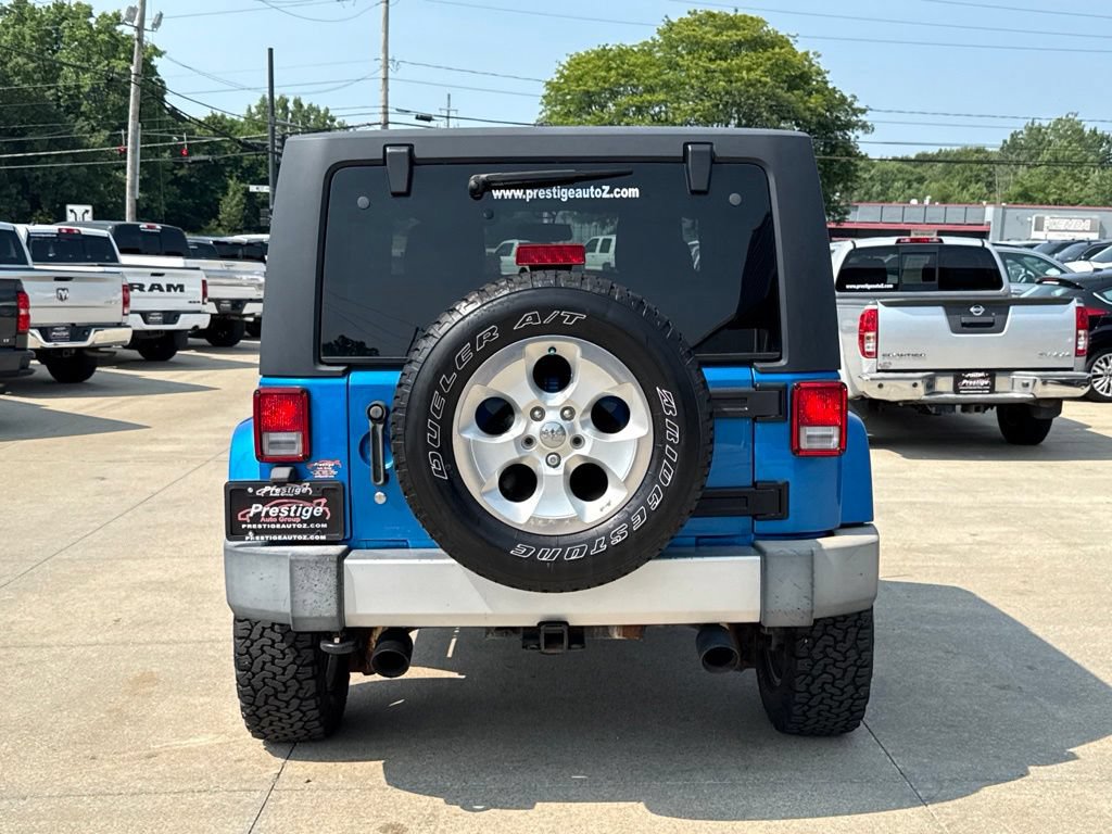 Used 2015 Jeep Wrangler Sahara w/ Connectivity Group AWD/4WD image 13