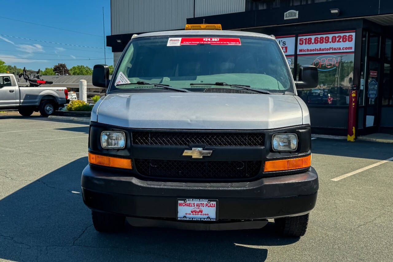 Used 2016 Chevrolet Express 3500 LS RWD image 9