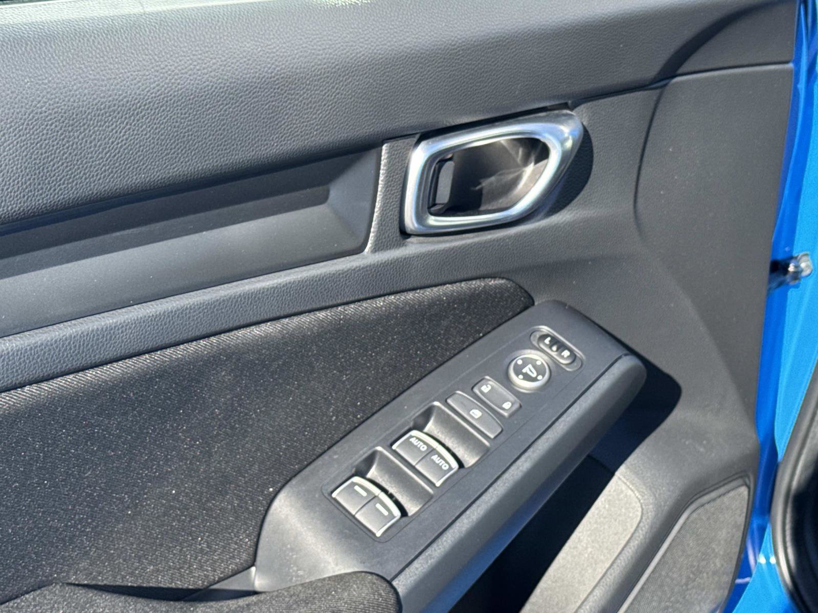 Used 2023 Honda Civic Sport image 19