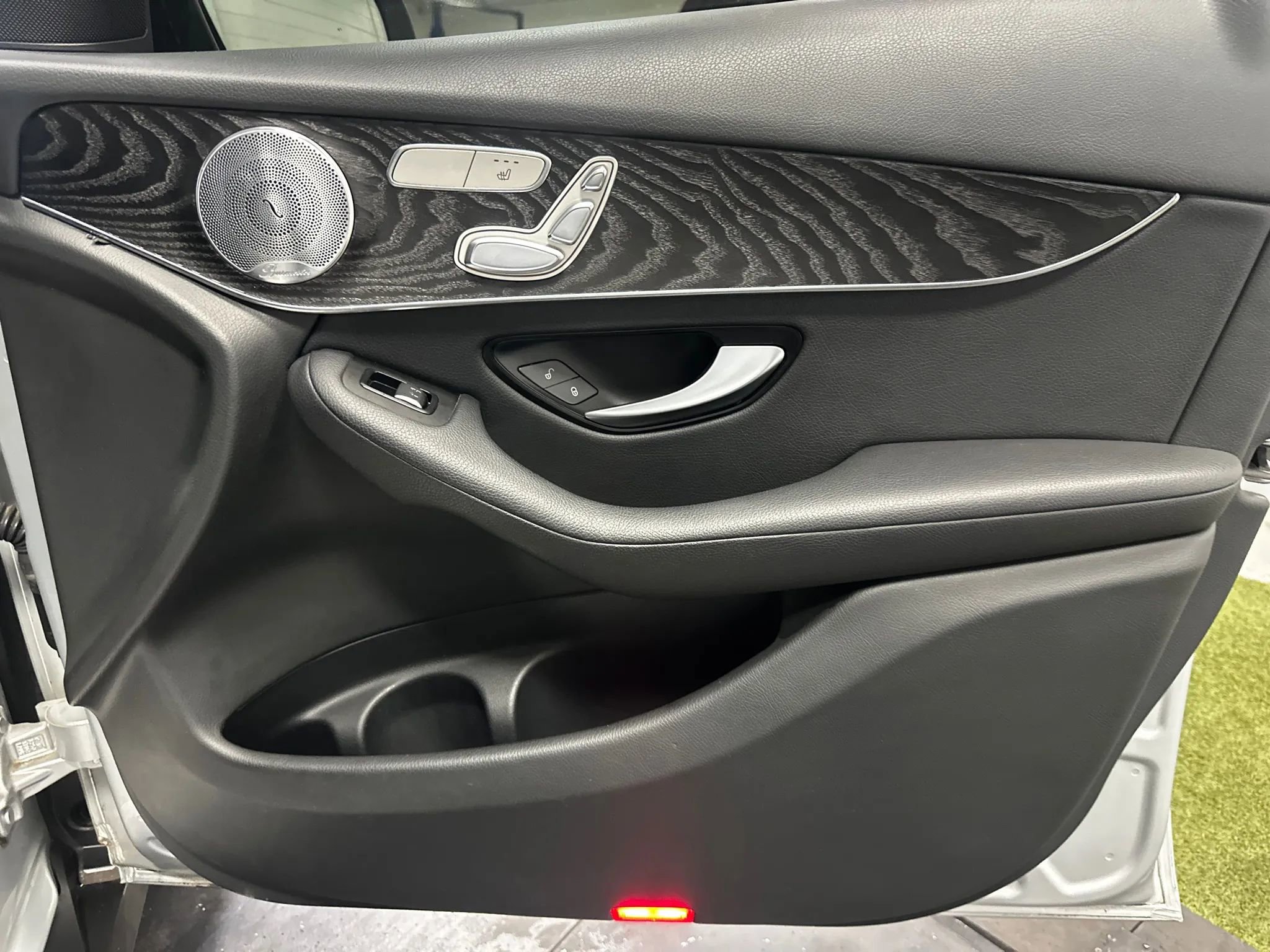 Used 2018 Mercedes-Benz GLC 300 4MATIC Coupe image 27