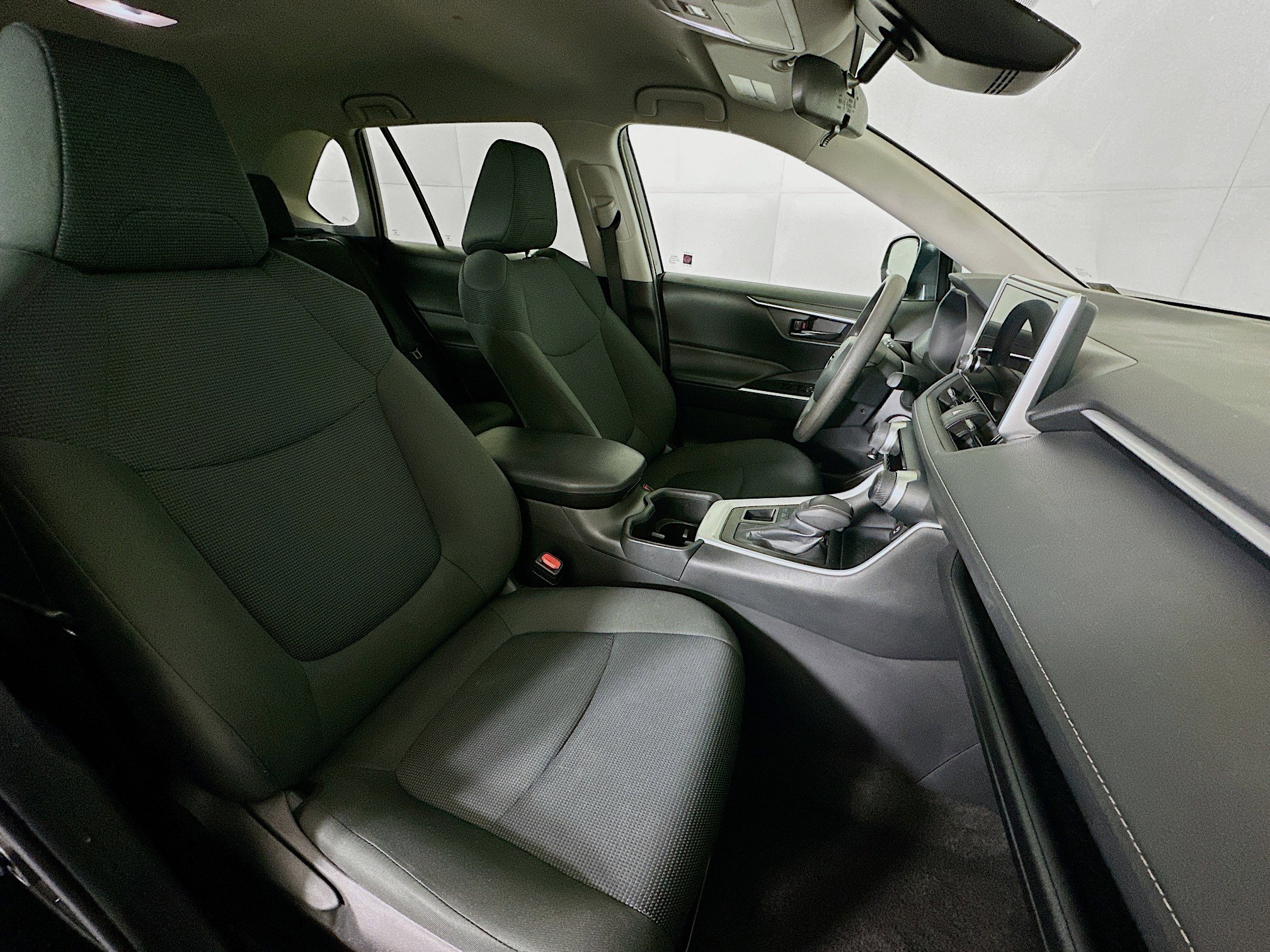 Used 2024 Toyota RAV4 LE image 30