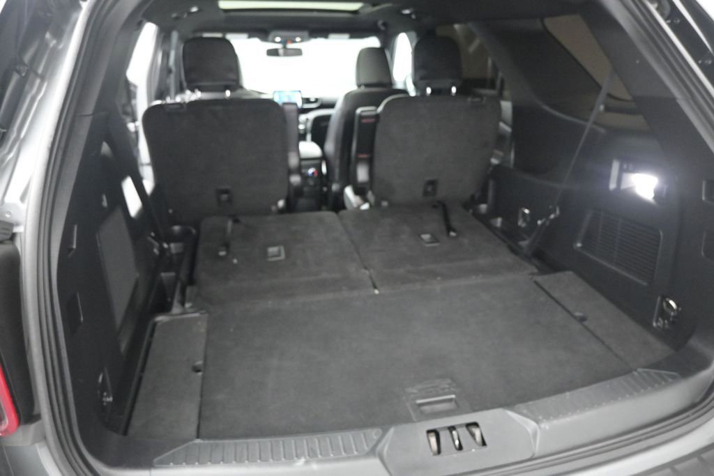 Used 2023 Ford Explorer ST-Line w/ Class IV Trailer Tow Package RWD image 10