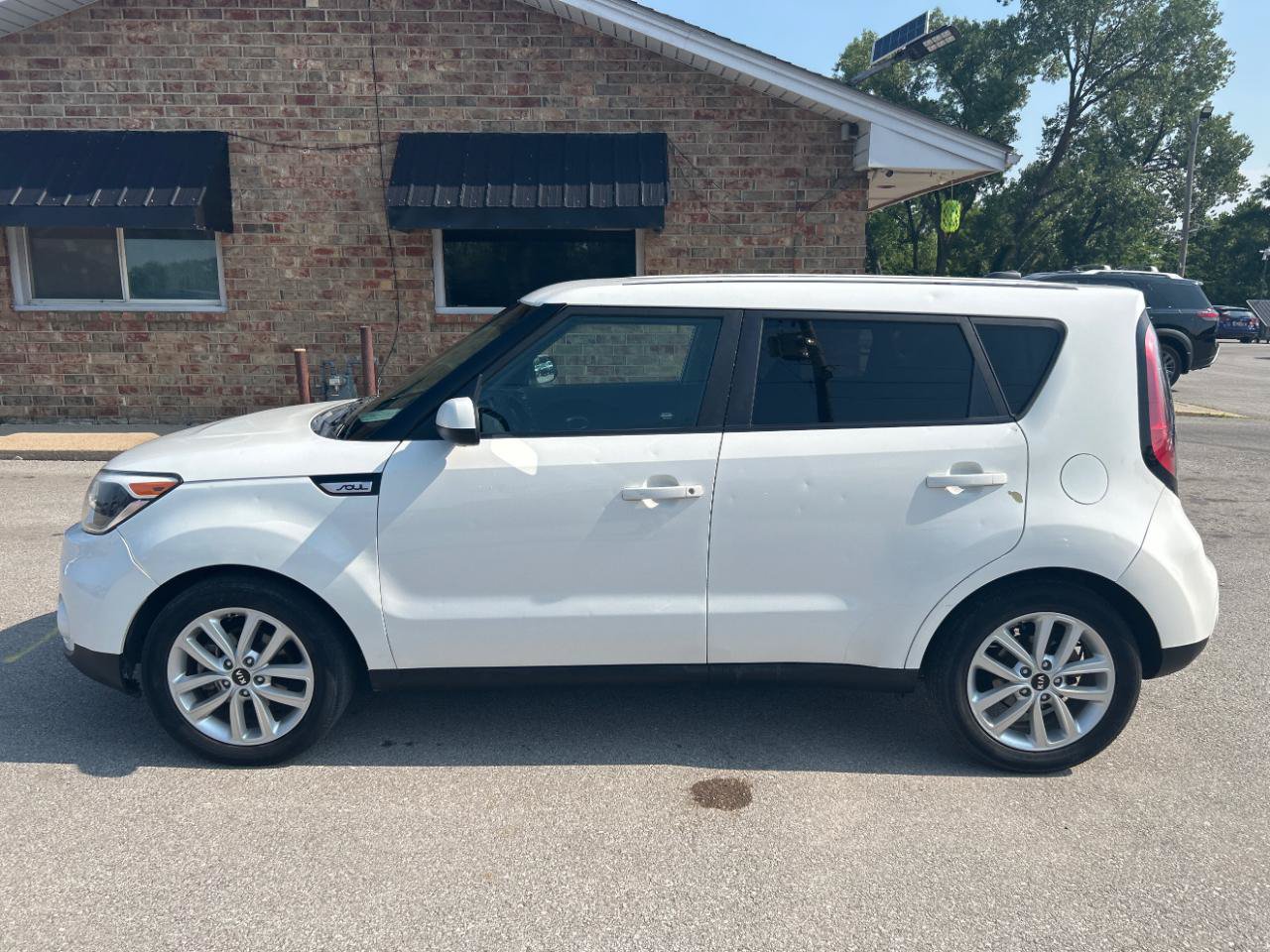 Used 2018 Kia Soul + FWD image 10