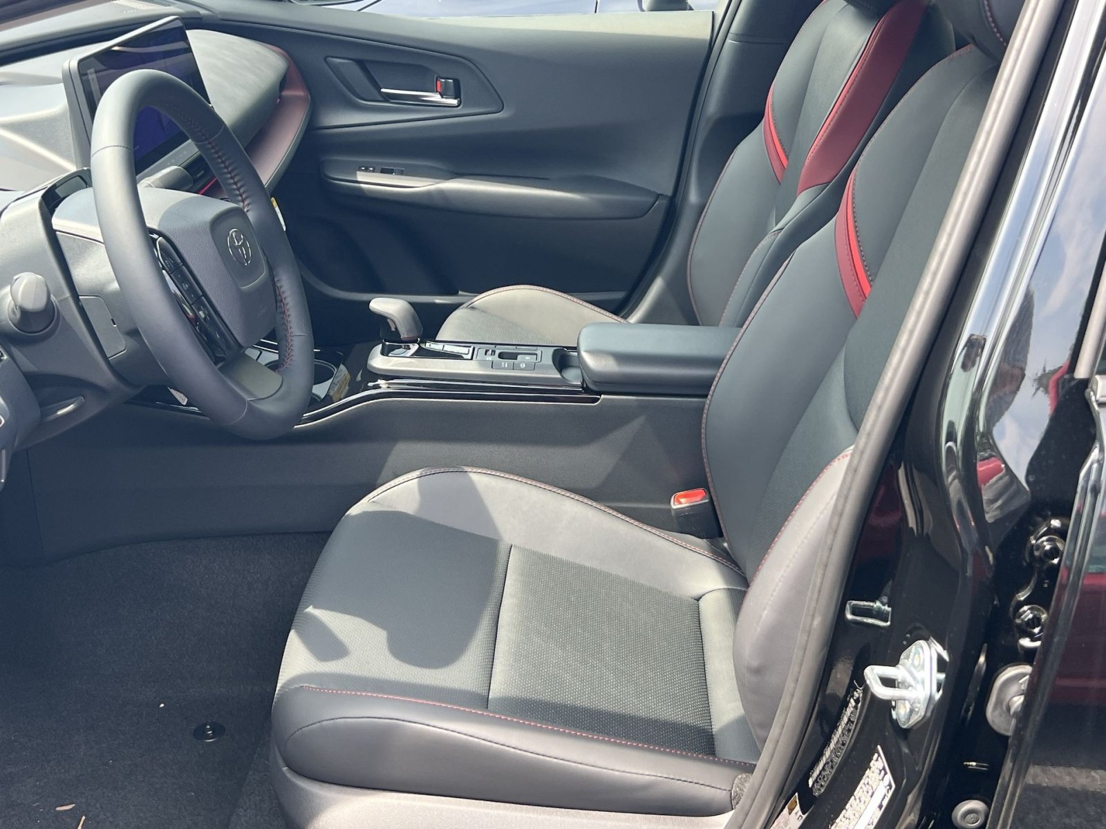 New 2026 Toyota Prius Plug-In Hybrid FWD image 7