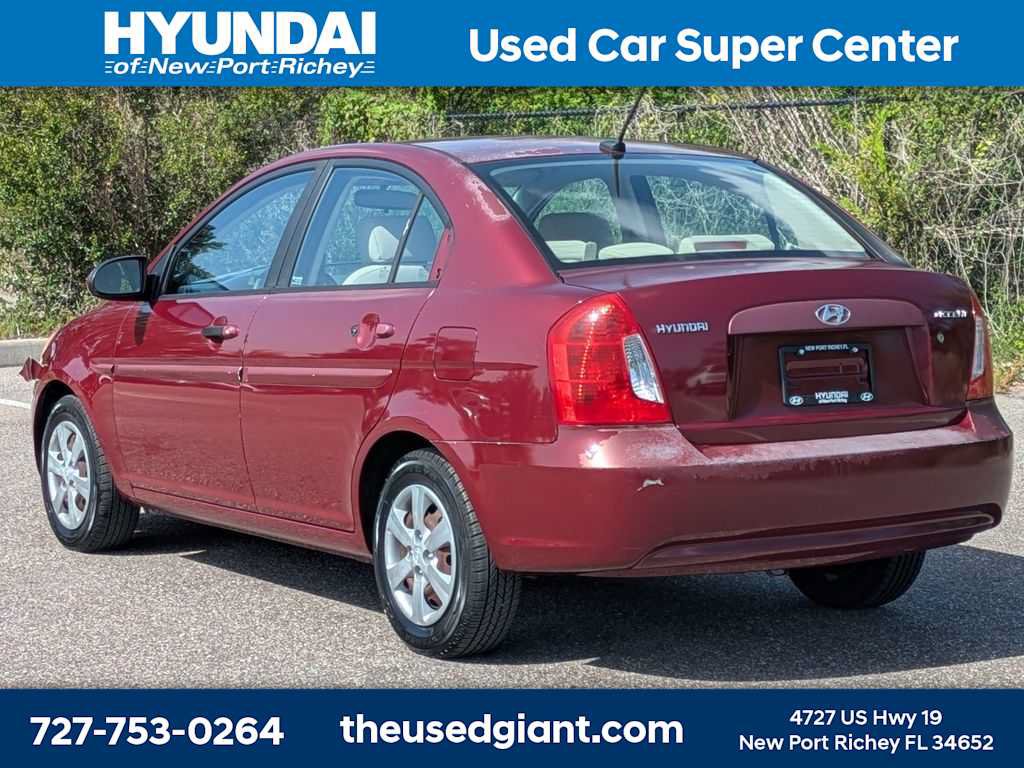 Used 2009 Hyundai Accent GLS w/ Premium Pkg 6 FWD image 3