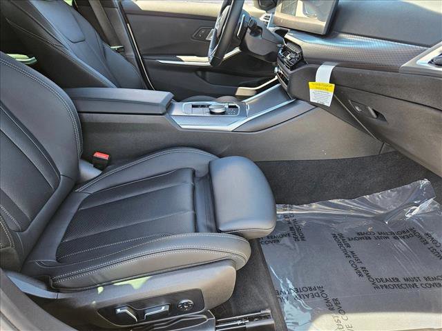 Used 2025 BMW 330i Sedan w/ M Sport Package image 19