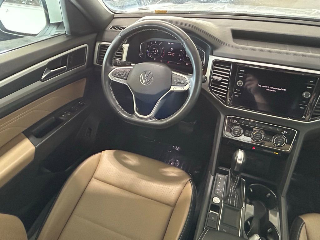 Used 2022 Volkswagen Atlas Cross Sport SE w/ Black Wheel Package image 9