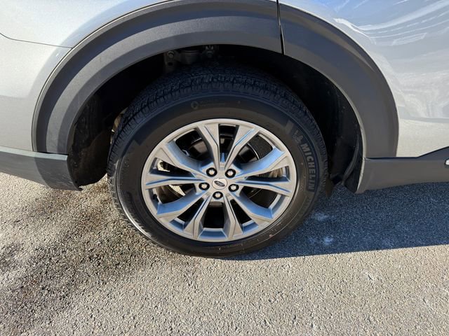Used 2022 Ford Explorer XLT w/ Equipment Group 202A image 27